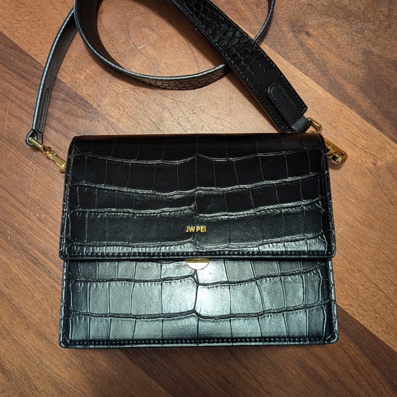 JW PEI Bag - Picture 2 of 2